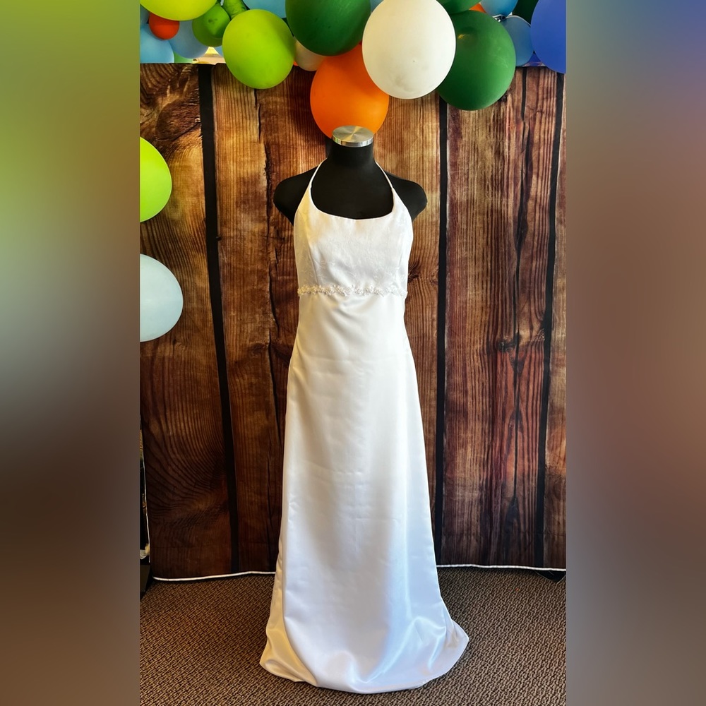 White simple spaghetti strap halter top beaded waist wedding dress size 8